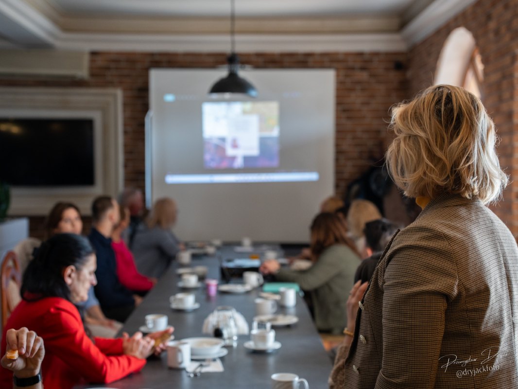 Kadr grupowy na spotkaniu Pro Home Connect