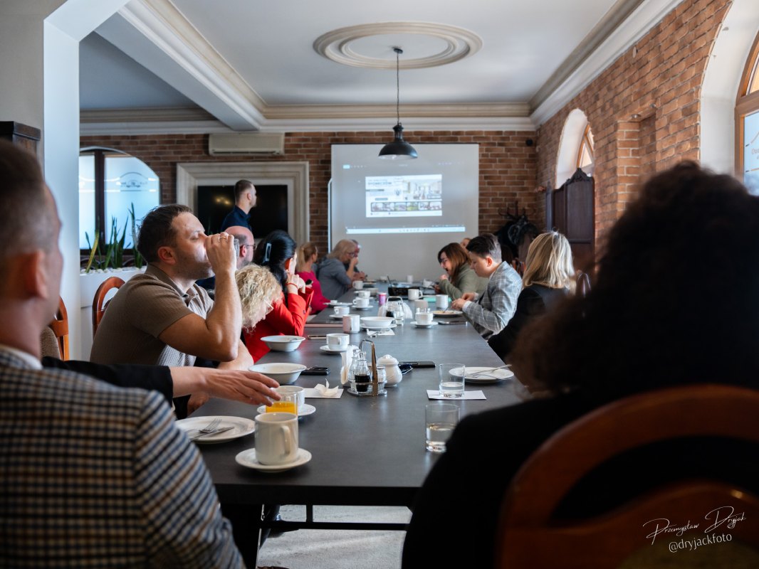 Networking biznesowy branży nieruchomości Kadr grupowy na spotkaniu Pro Home Connect